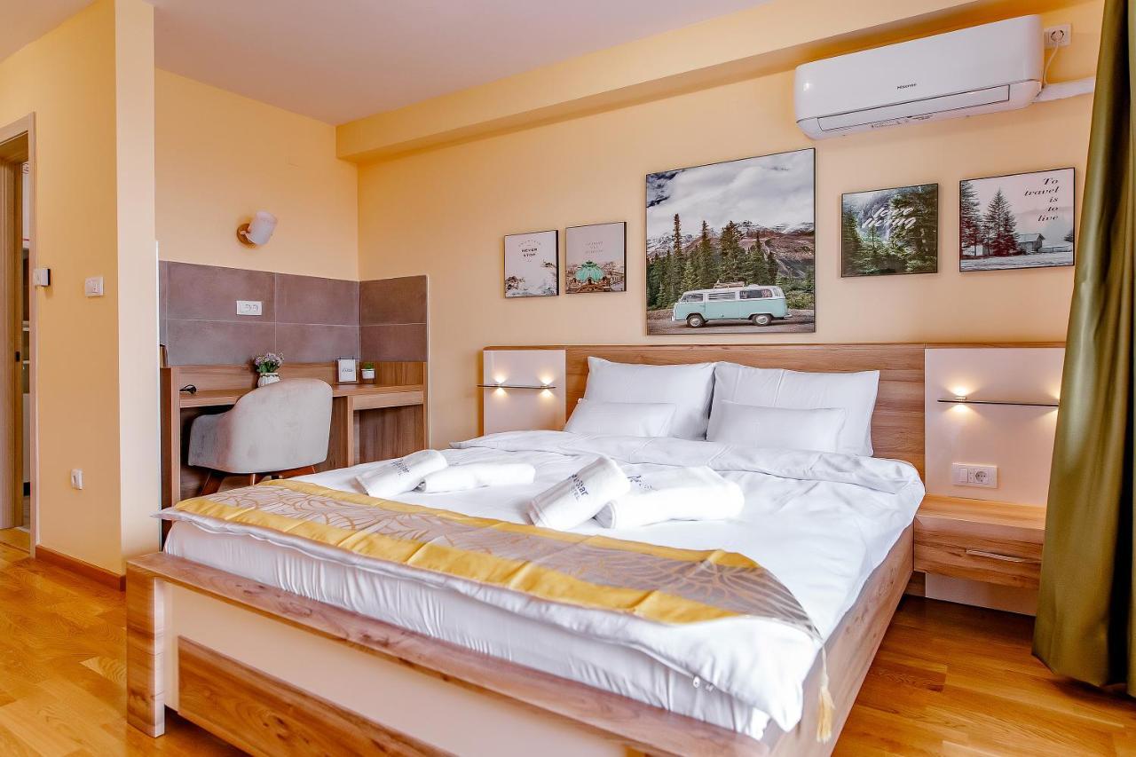 Airstar Hotel Surčin Buitenkant foto