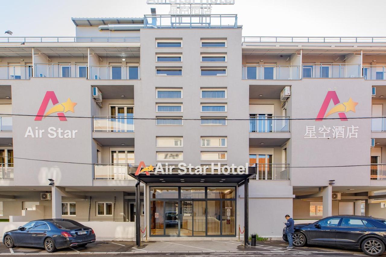 Airstar Hotel Surčin Buitenkant foto
